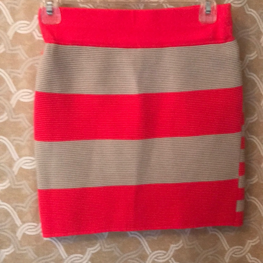 Jessica Simpson skirt size M